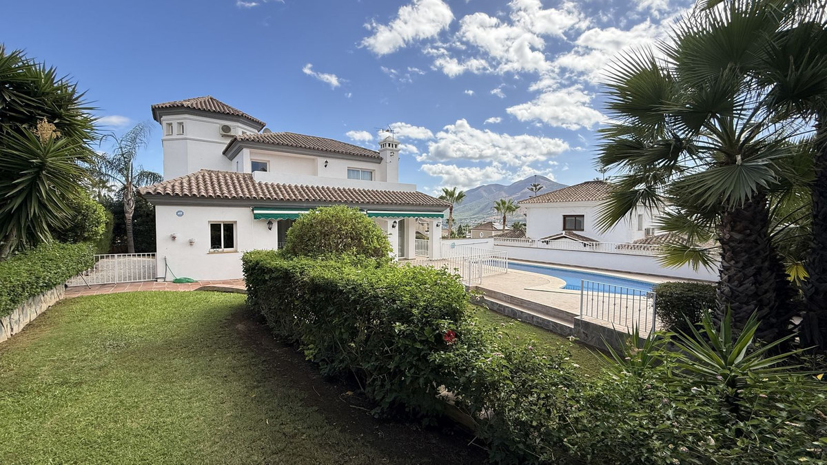 4 Bed Townhouse for sale in Coín Costa Del Sol, Málaga, Spain