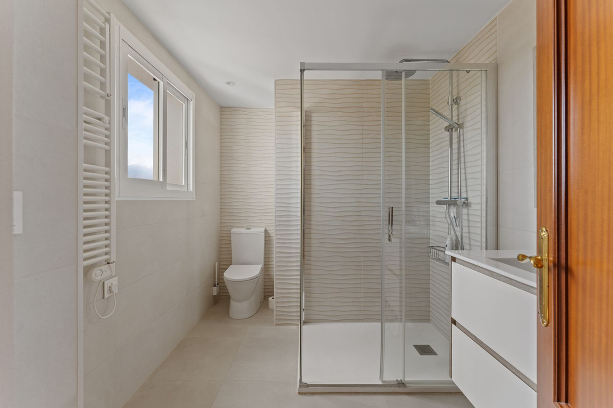 4 Bed Townhouse for sale in Coín Costa Del Sol, Málaga, Spain