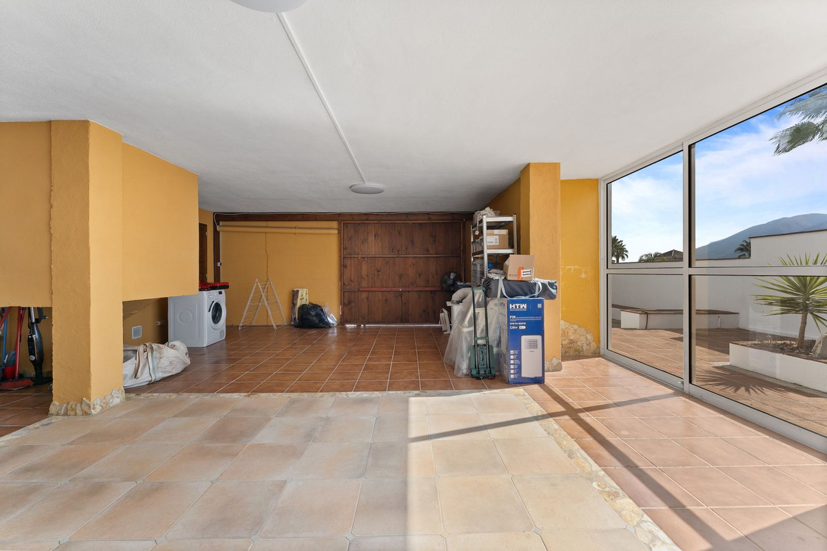 4 Bed Townhouse for sale in Coín Costa Del Sol, Málaga, Spain