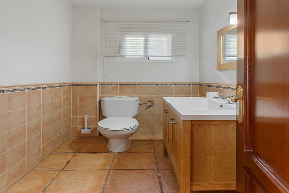 4 Bed Townhouse for sale in Coín Costa Del Sol, Málaga, Spain