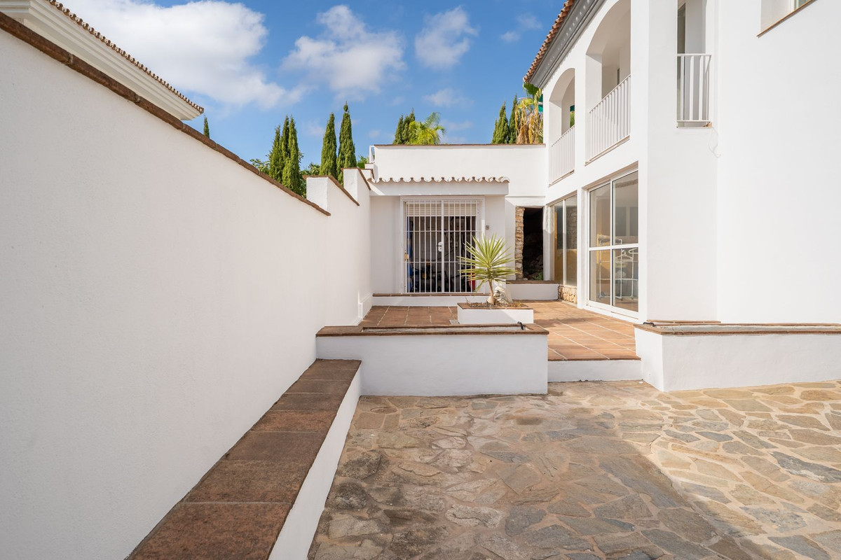 4 Bed Townhouse for sale in Coín Costa Del Sol, Málaga, Spain