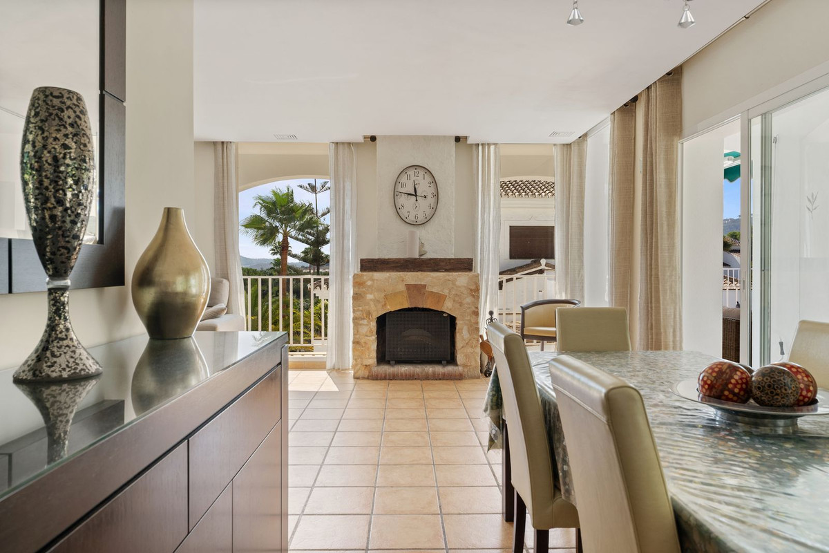 4 Bed Townhouse for sale in Coín Costa Del Sol, Málaga, Spain