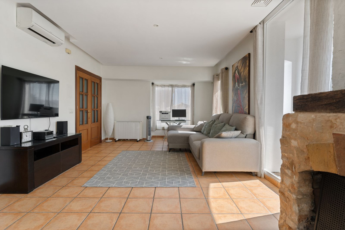 4 Bed Townhouse for sale in Coín Costa Del Sol, Málaga, Spain