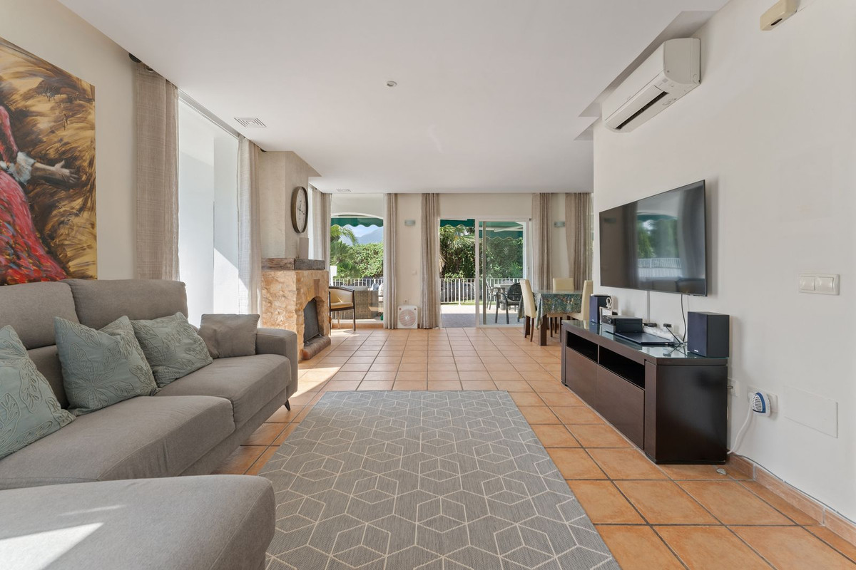4 Bed Townhouse for sale in Coín Costa Del Sol, Málaga, Spain