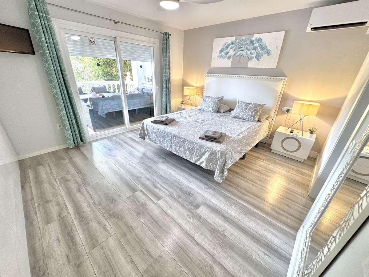 Se vende Villa - Chalet de 6 dormitorios en Costa Del Sol, Málaga, España