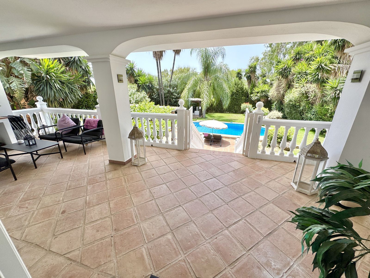 Se vende Villa - Chalet de 6 dormitorios en Costa Del Sol, Málaga, España