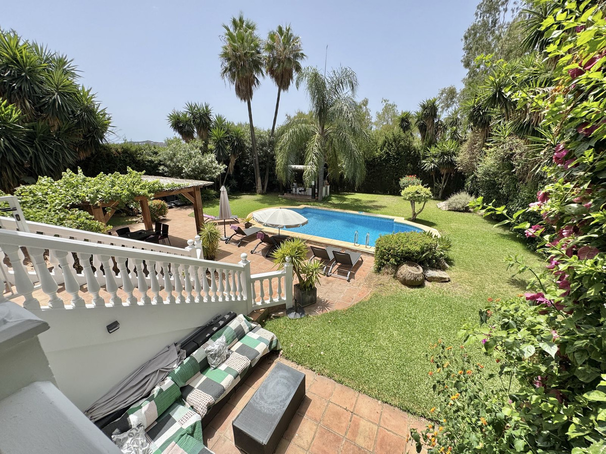 Se vende Villa - Chalet de 6 dormitorios en Costa Del Sol, Málaga, España