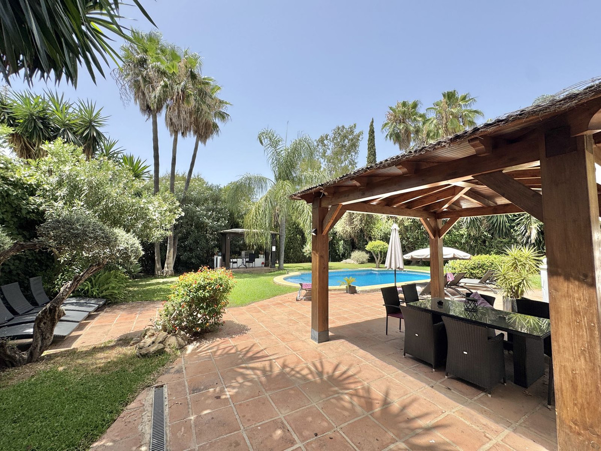 Se vende Villa - Chalet de 6 dormitorios en Costa Del Sol, Málaga, España