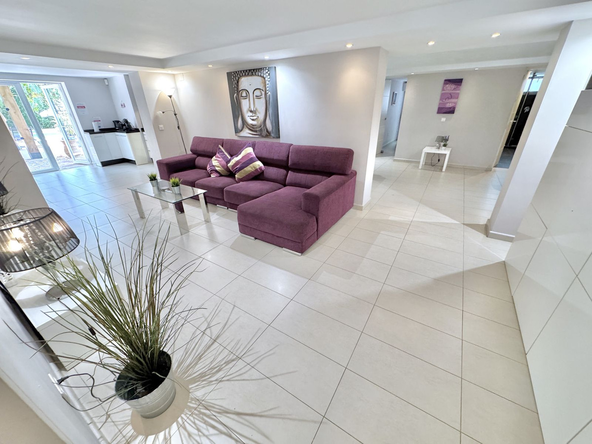 Se vende Villa - Chalet de 6 dormitorios en Costa Del Sol, Málaga, España