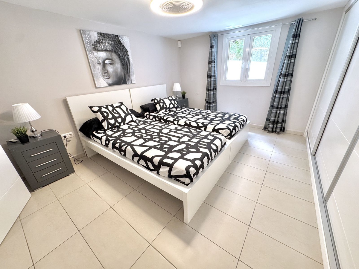Se vende Villa - Chalet de 6 dormitorios en Costa Del Sol, Málaga, España