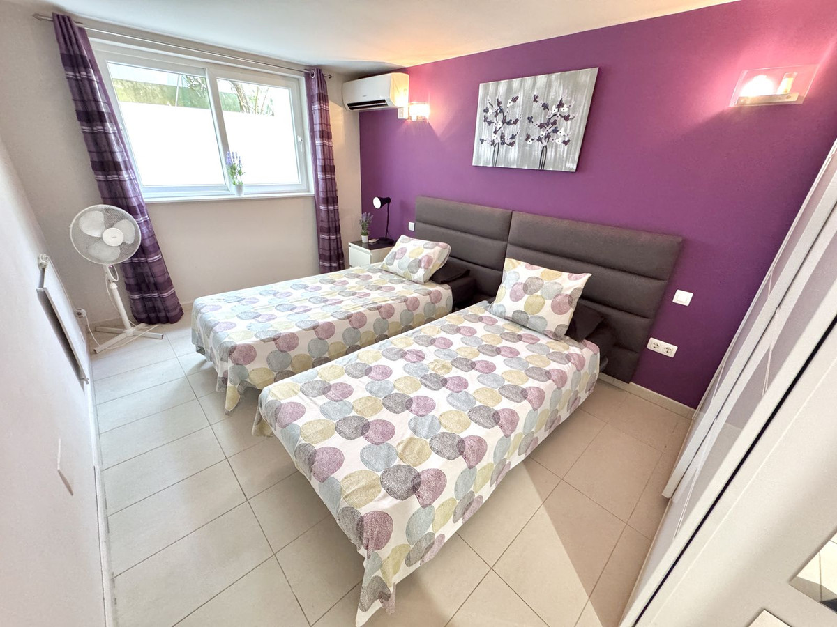 Se vende Villa - Chalet de 6 dormitorios en Costa Del Sol, Málaga, España