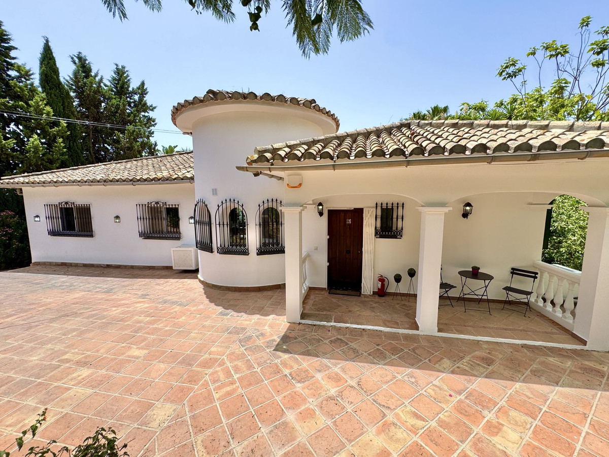 Se vende Villa - Chalet de 6 dormitorios en Costa Del Sol, Málaga, España