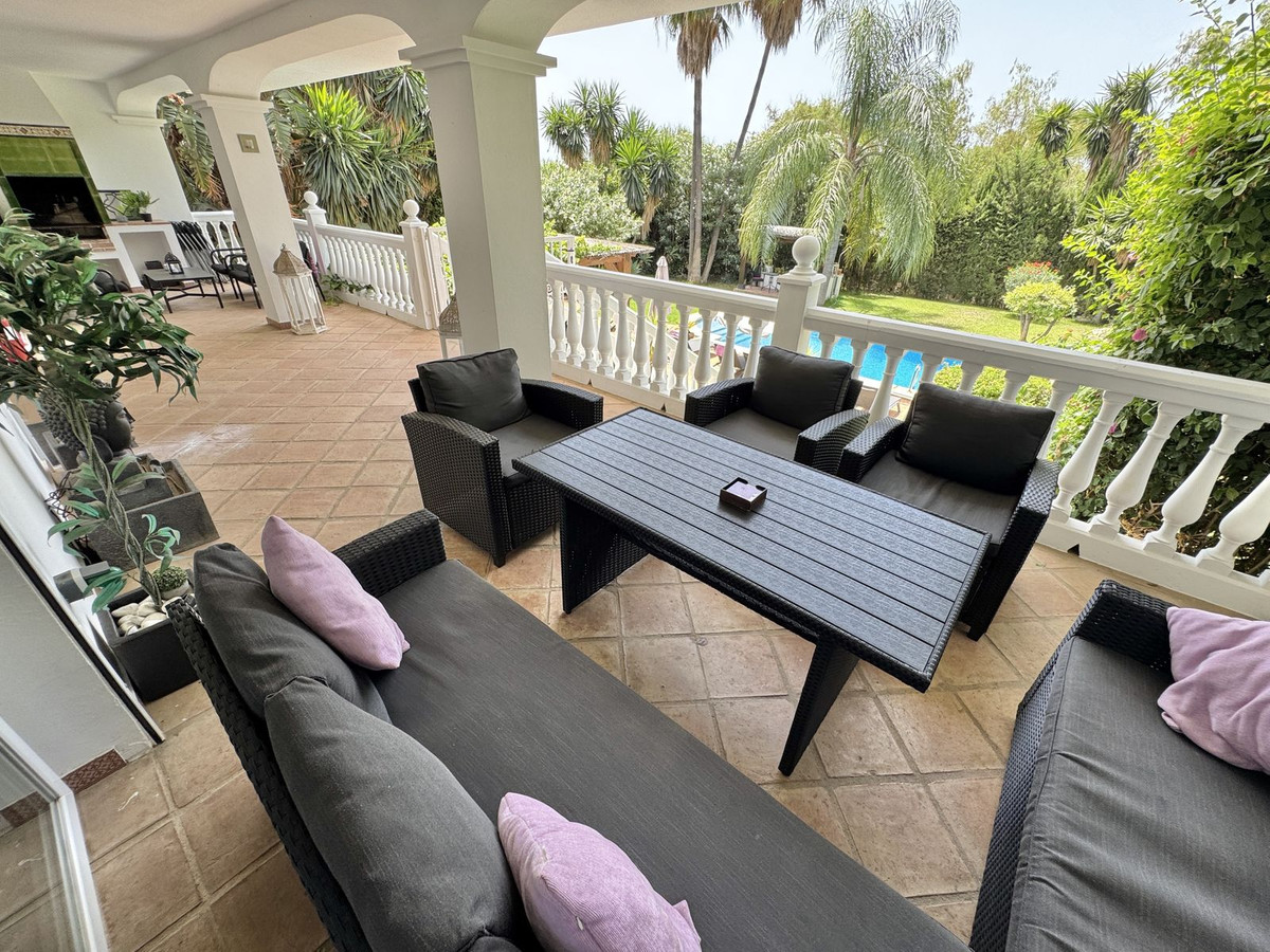 Se vende Villa - Chalet de 6 dormitorios en Costa Del Sol, Málaga, España
