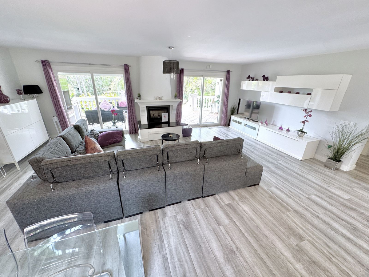 Se vende Villa - Chalet de 6 dormitorios en Costa Del Sol, Málaga, España