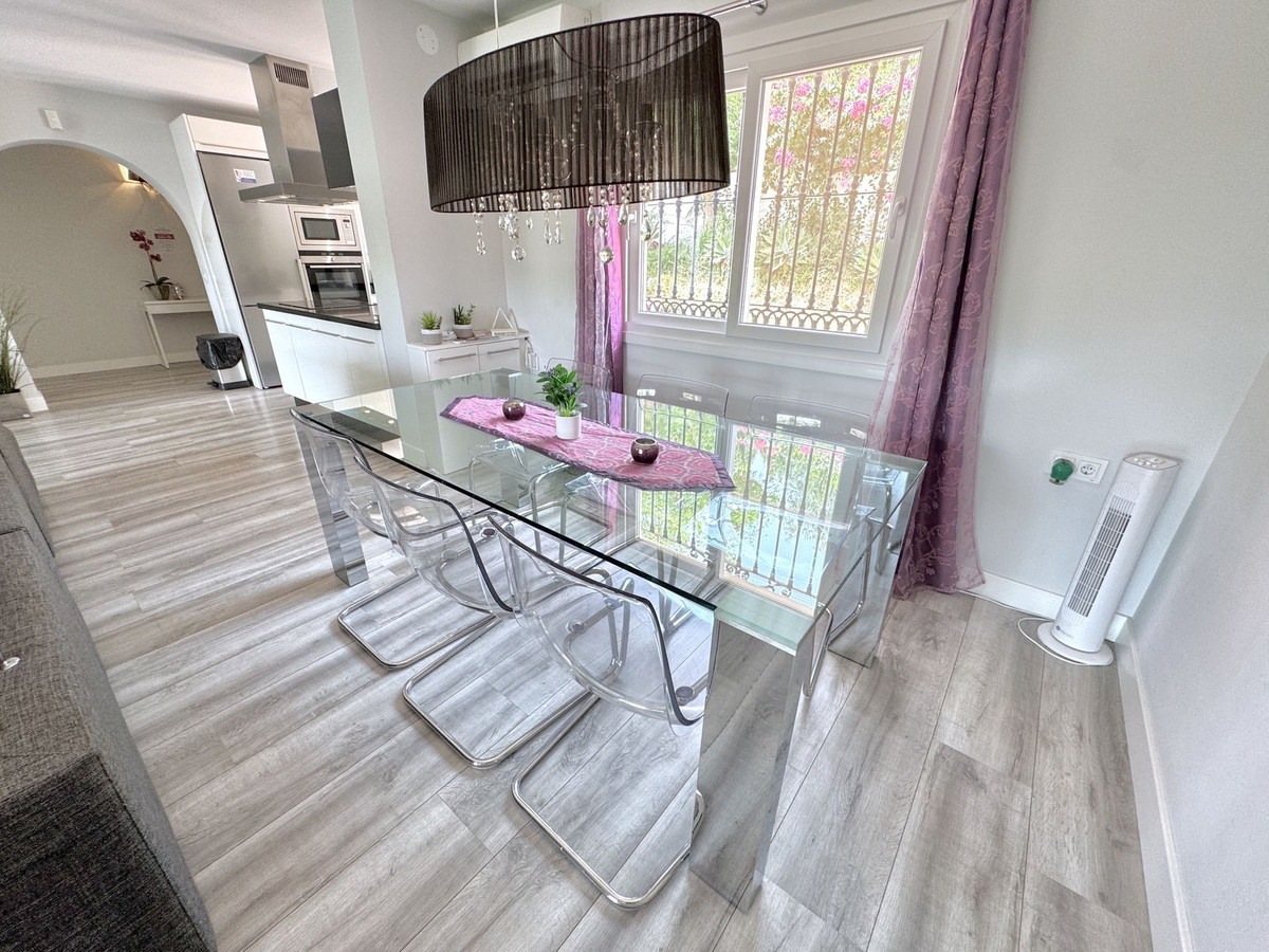 Se vende Villa - Chalet de 6 dormitorios en Costa Del Sol, Málaga, España
