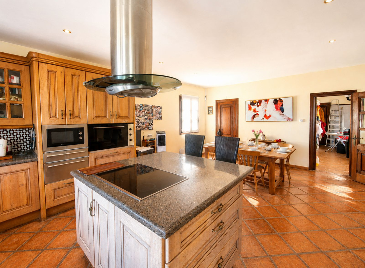 Se vende Finca - Cortijo de 4 dormitorios en Costa Del Sol, Málaga, España