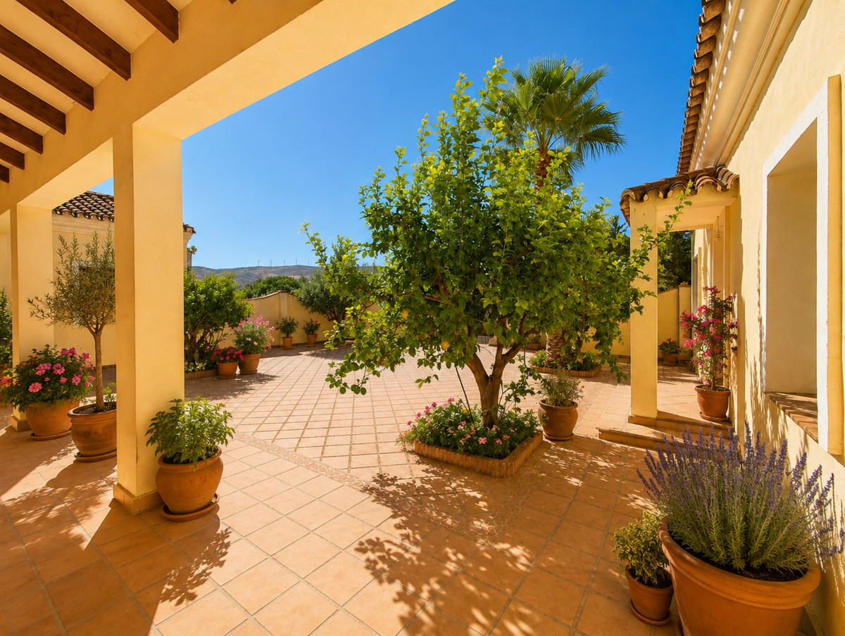 Se vende Finca - Cortijo de 4 dormitorios en Costa Del Sol, Málaga, España