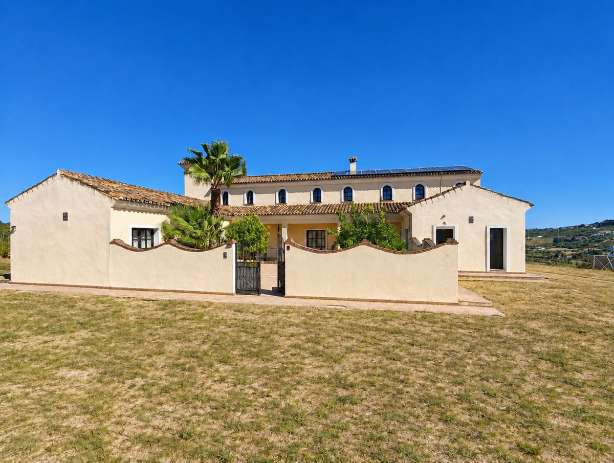 Se vende Finca - Cortijo de 4 dormitorios en Costa Del Sol, Málaga, España