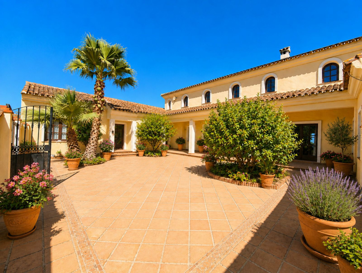 Se vende Finca - Cortijo de 4 dormitorios en Costa Del Sol, Málaga, España