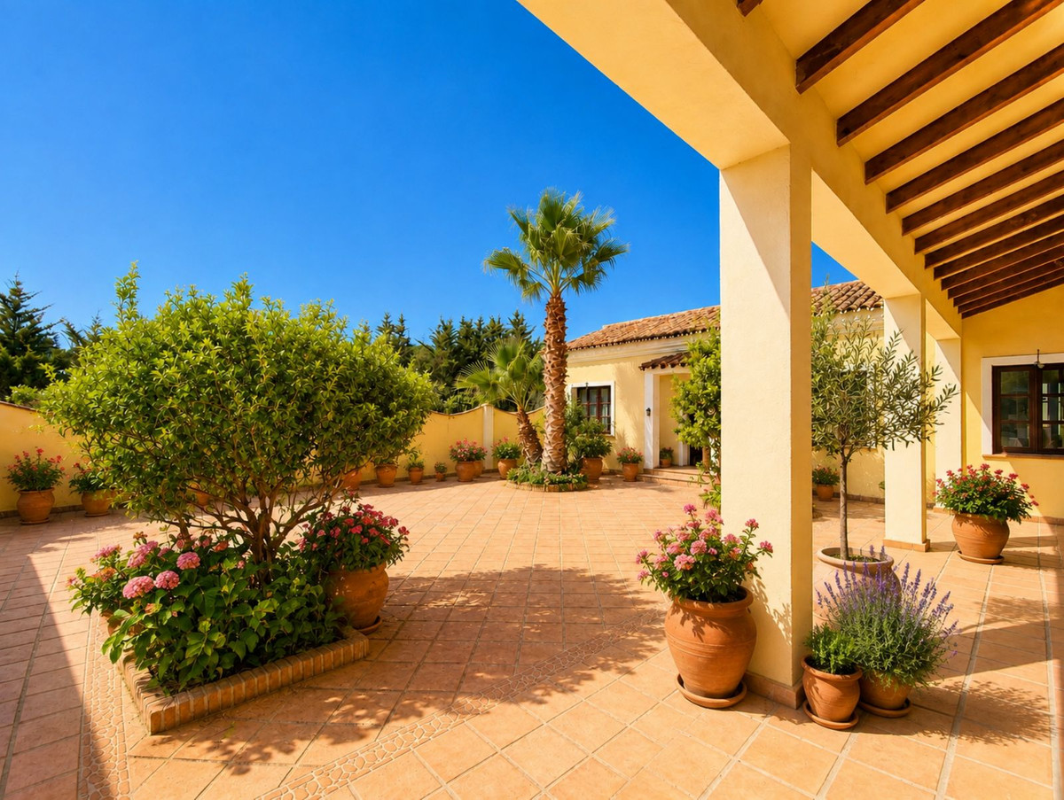 Se vende Finca - Cortijo de 4 dormitorios en Costa Del Sol, Málaga, España