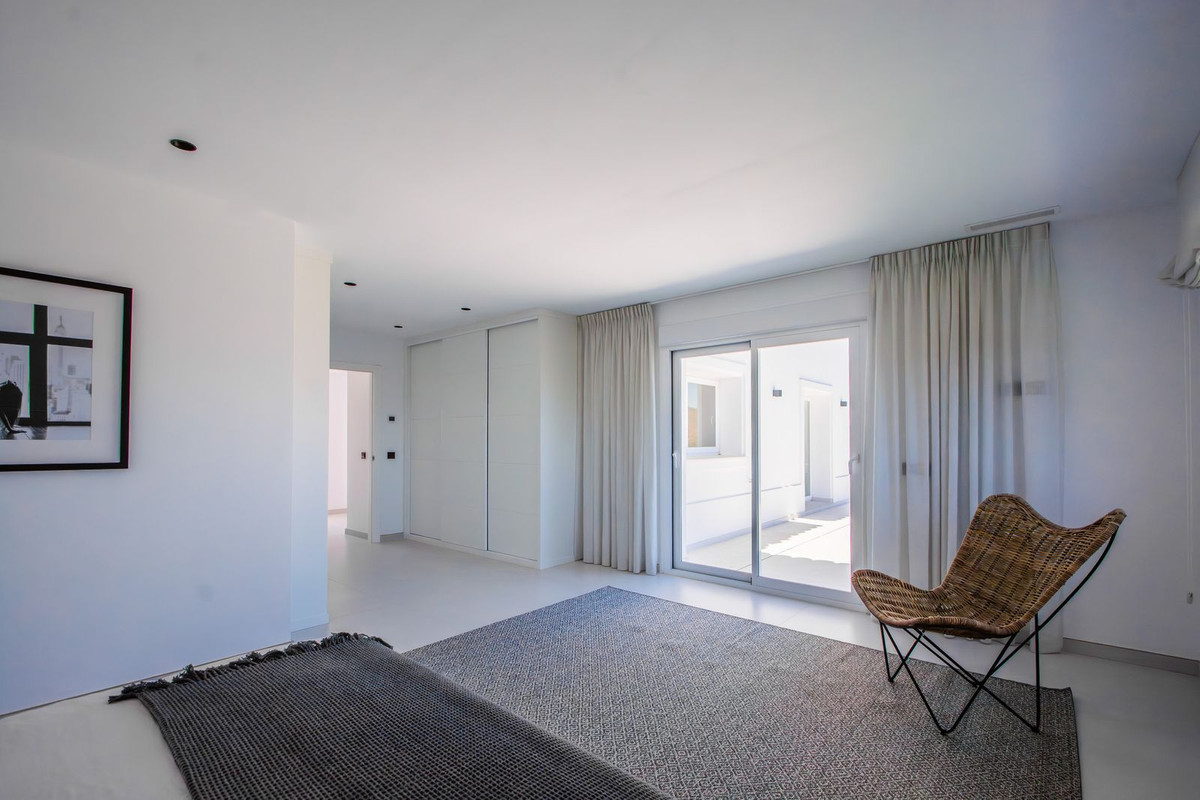 4 Bed Townhouse for sale in La Mairena Costa Del Sol, Málaga, Spain