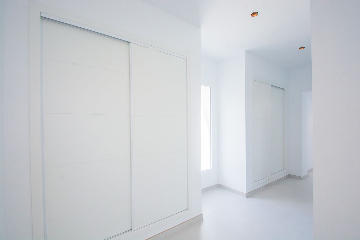 4 Bed Townhouse for sale in La Mairena Costa Del Sol, Málaga, Spain