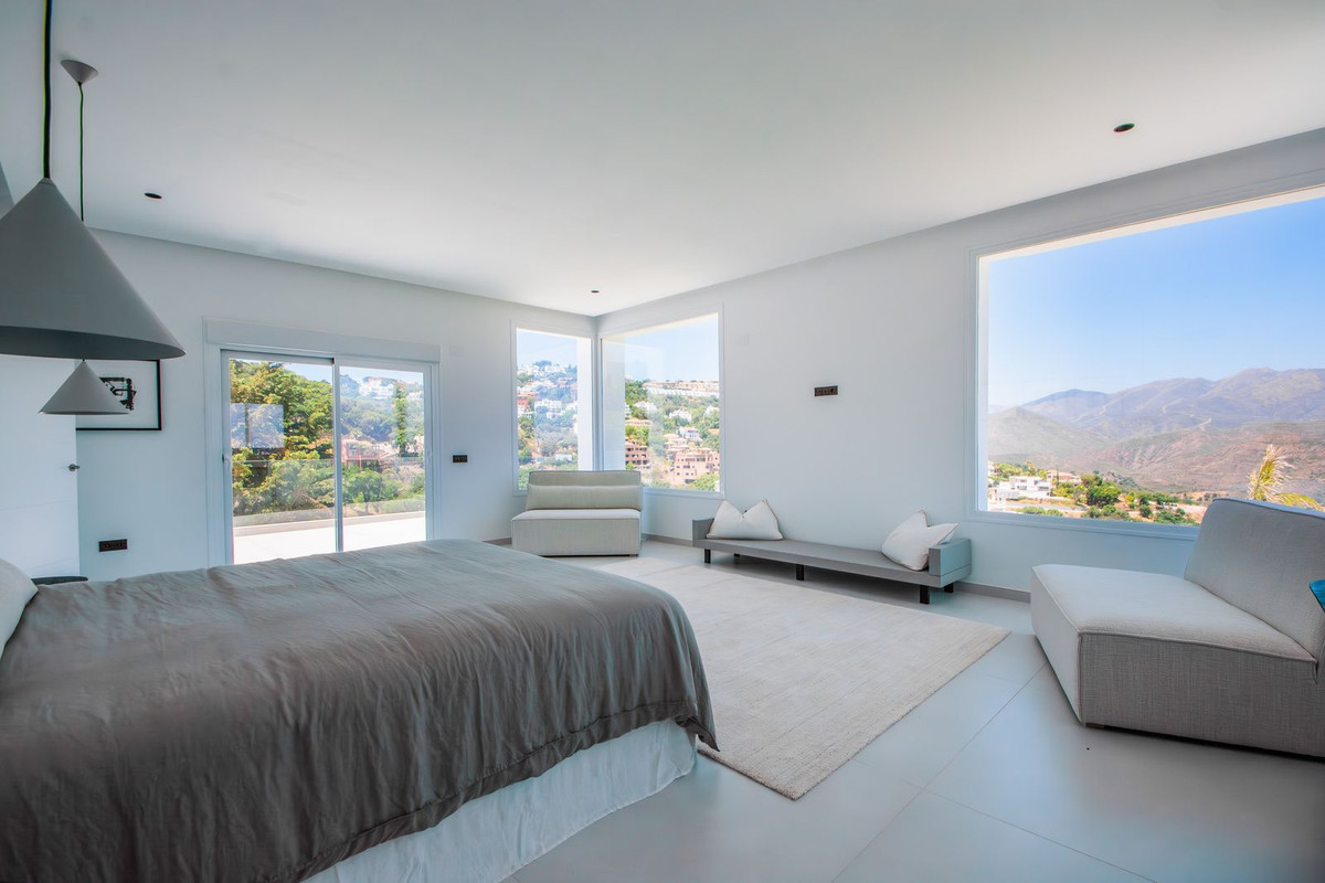 4 Bed Townhouse for sale in La Mairena Costa Del Sol, Málaga, Spain