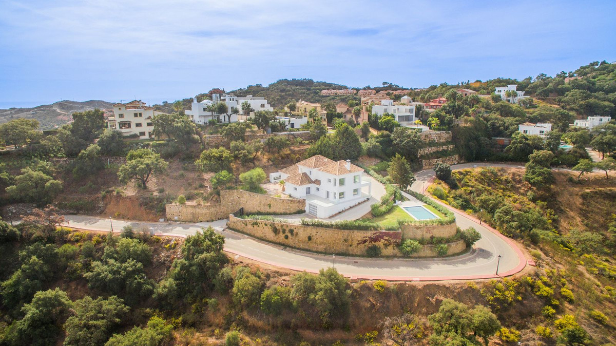 4 Bed Townhouse for sale in La Mairena Costa Del Sol, Málaga, Spain
