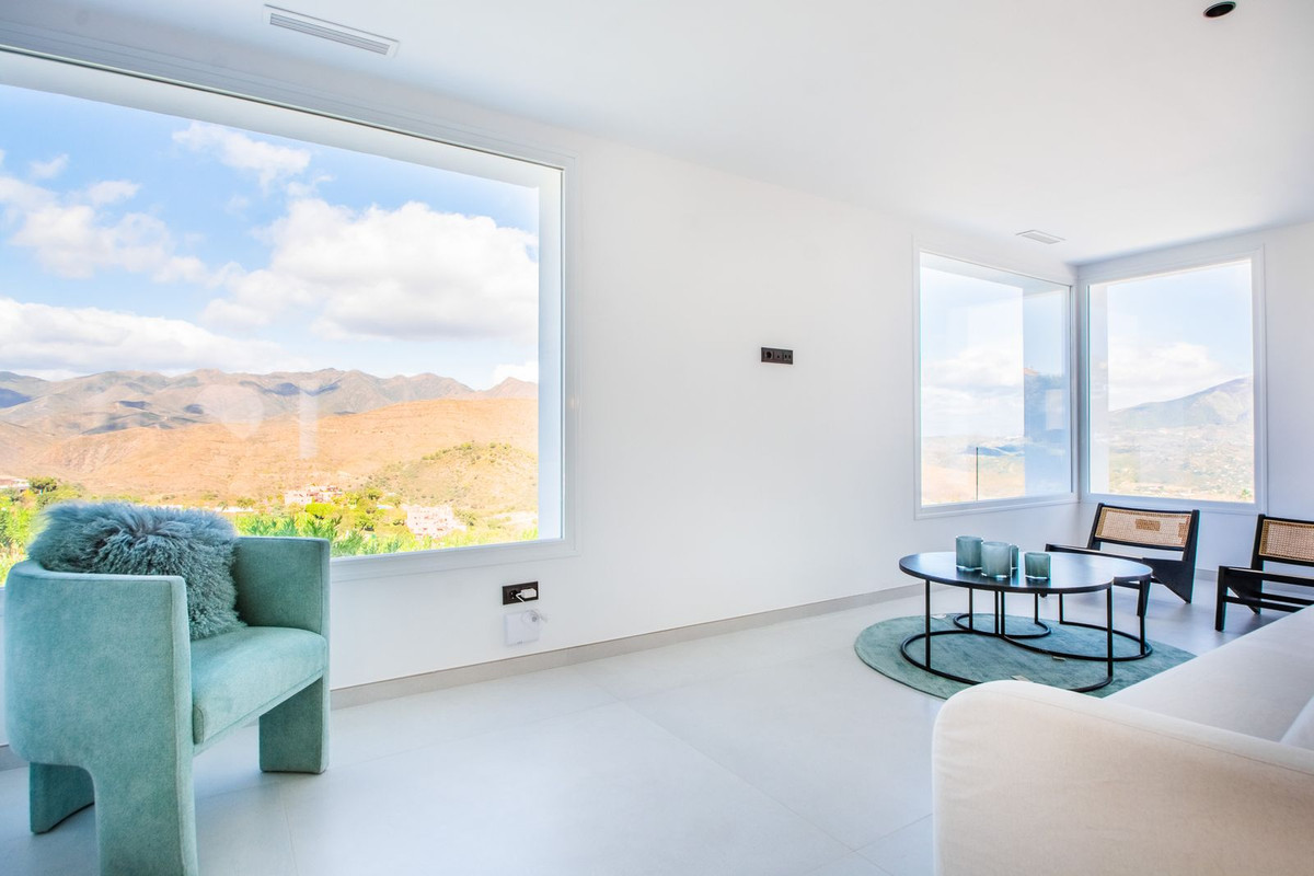4 Bed Townhouse for sale in La Mairena Costa Del Sol, Málaga, Spain