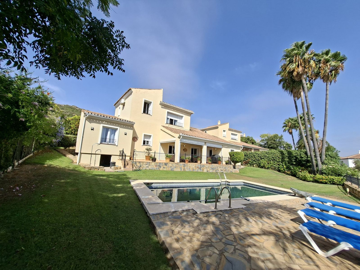 Se vende Villa - Chalet de 4 dormitorios en Costa Del Sol, Málaga, España