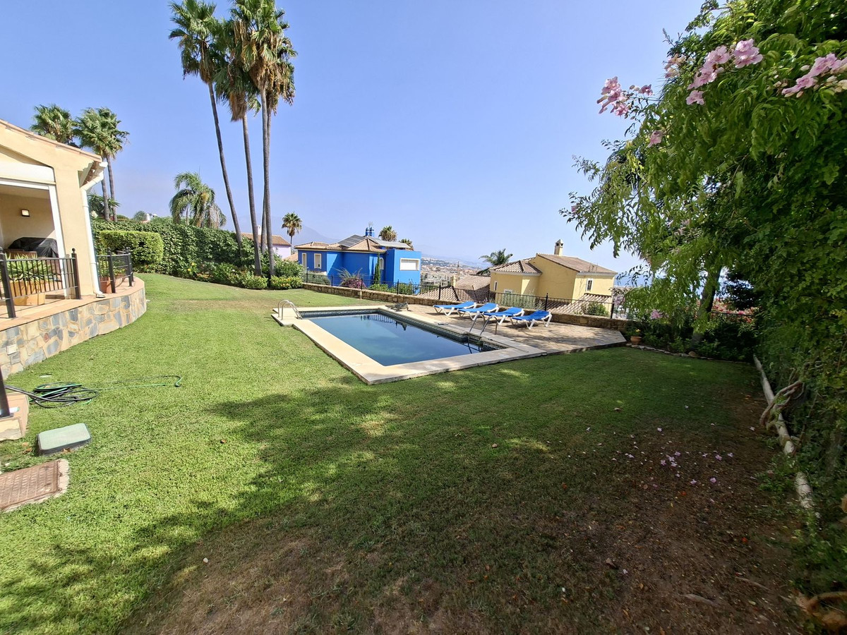 Se vende Villa - Chalet de 4 dormitorios en Costa Del Sol, Málaga, España