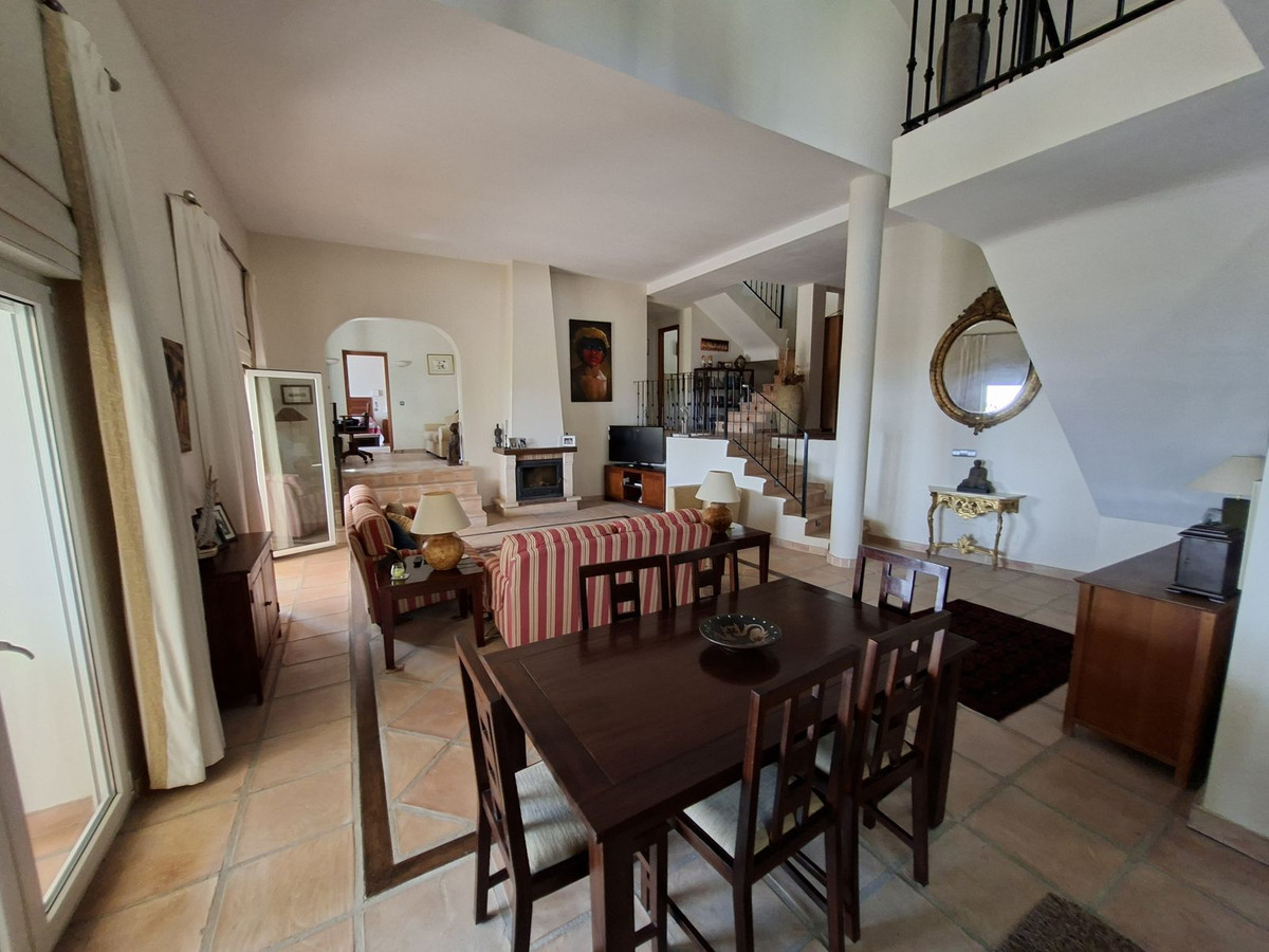 Se vende Villa - Chalet de 4 dormitorios en Costa Del Sol, Málaga, España