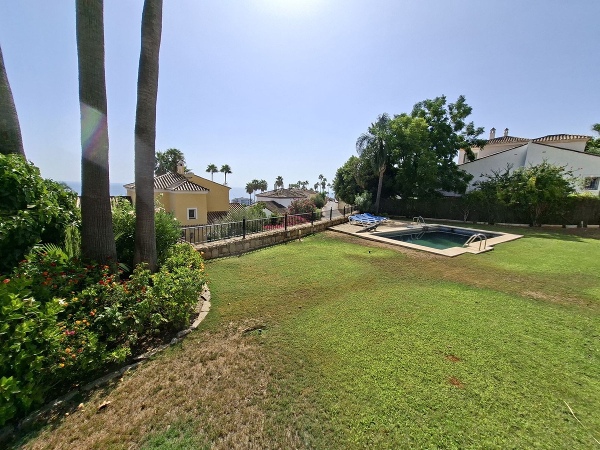 Se vende Villa - Chalet de 4 dormitorios en Costa Del Sol, Málaga, España