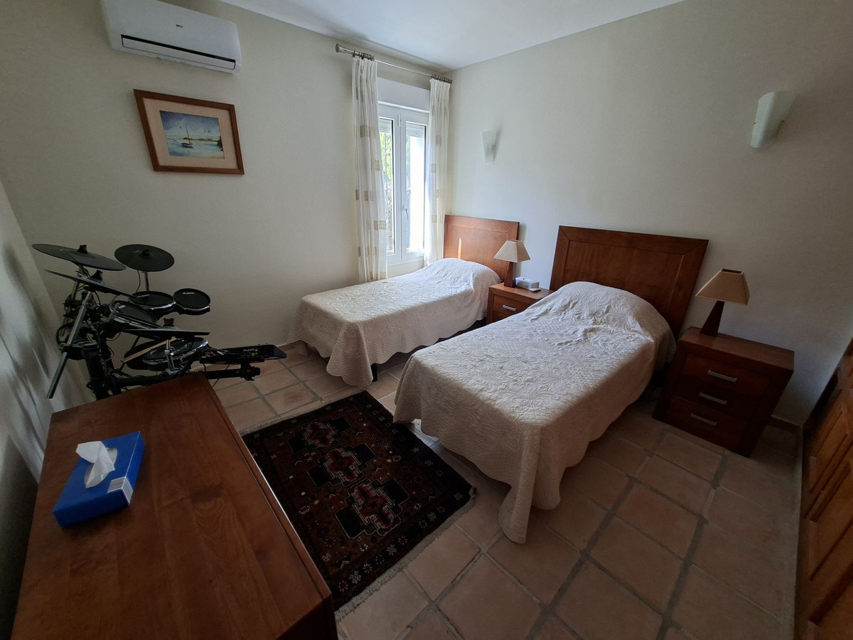 Se vende Villa - Chalet de 4 dormitorios en Costa Del Sol, Málaga, España