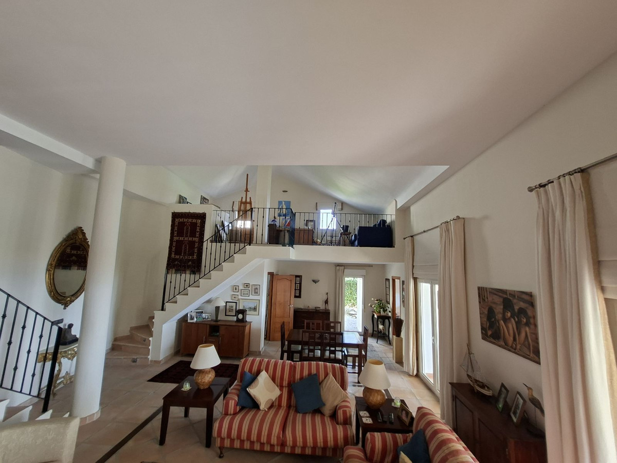 Se vende Villa - Chalet de 4 dormitorios en Costa Del Sol, Málaga, España