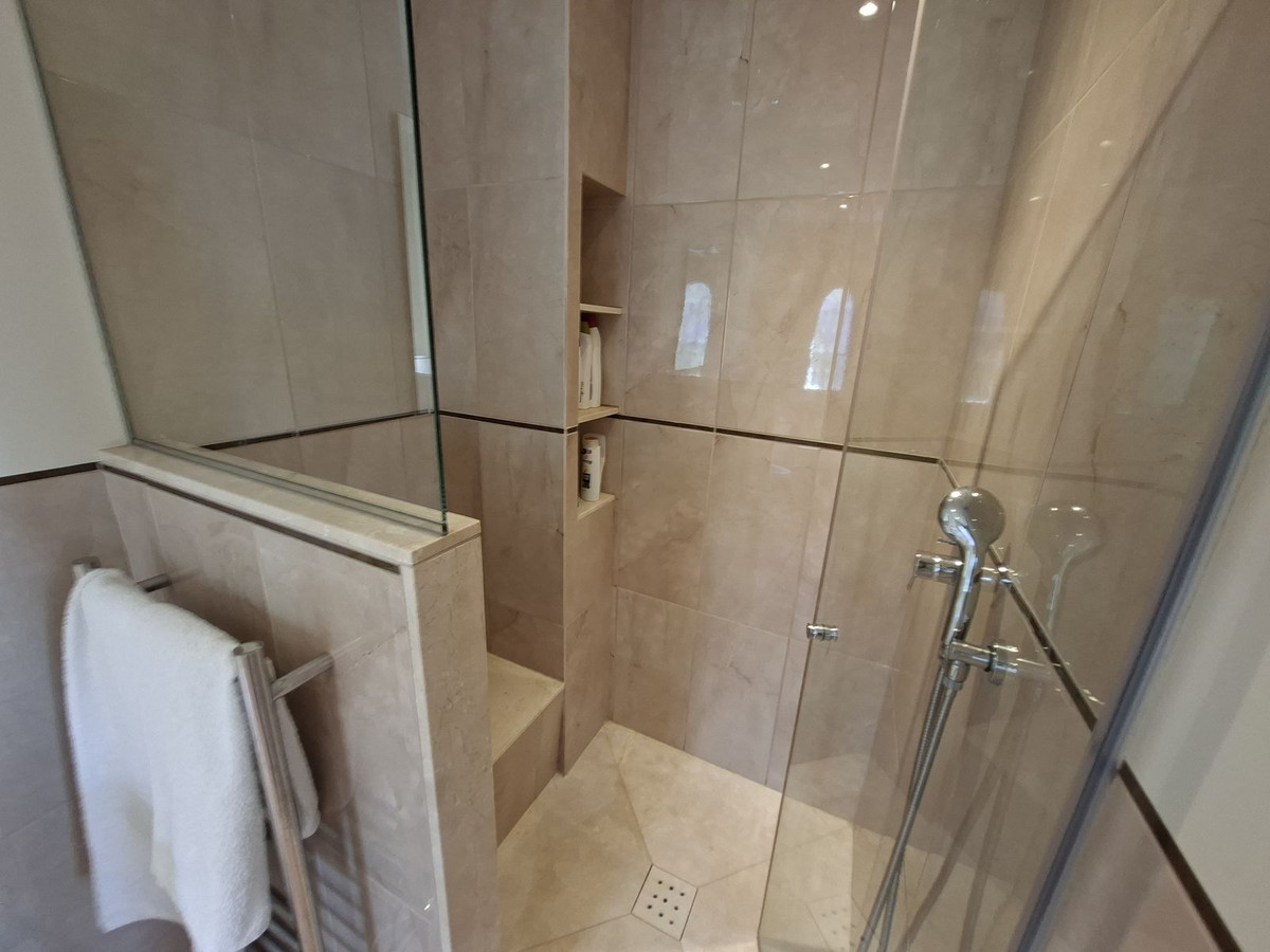 Se vende Villa - Chalet de 4 dormitorios en Costa Del Sol, Málaga, España