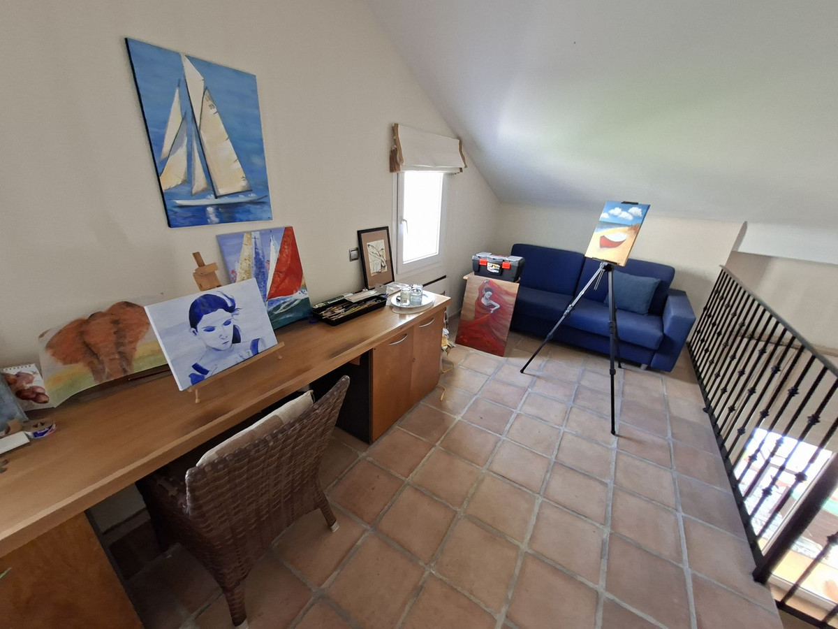 Se vende Villa - Chalet de 4 dormitorios en Costa Del Sol, Málaga, España