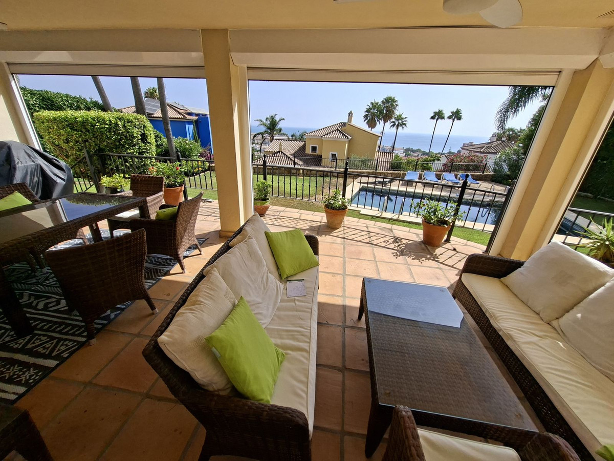 Se vende Villa - Chalet de 4 dormitorios en Costa Del Sol, Málaga, España
