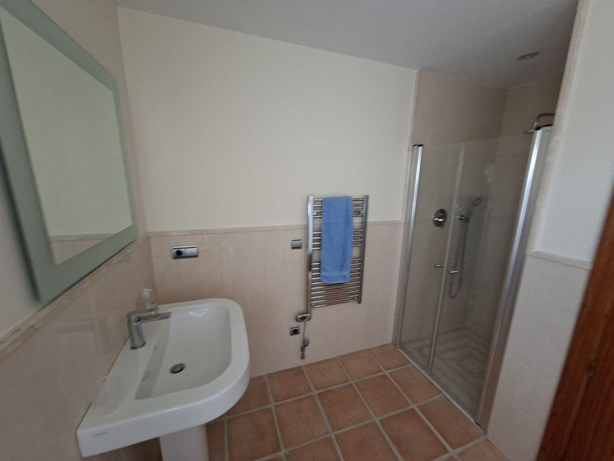 Se vende Villa - Chalet de 4 dormitorios en Costa Del Sol, Málaga, España