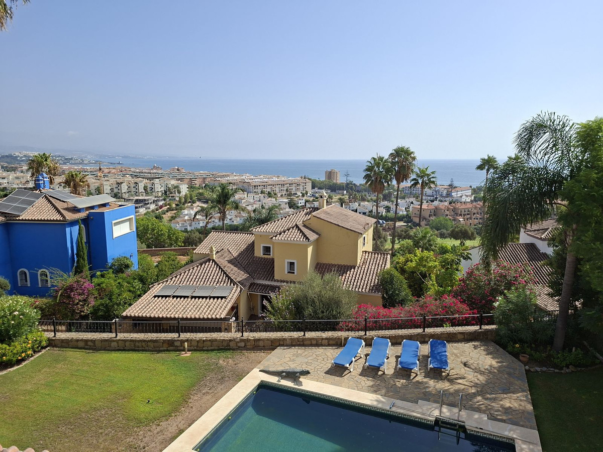 Se vende Villa - Chalet de 4 dormitorios en Costa Del Sol, Málaga, España