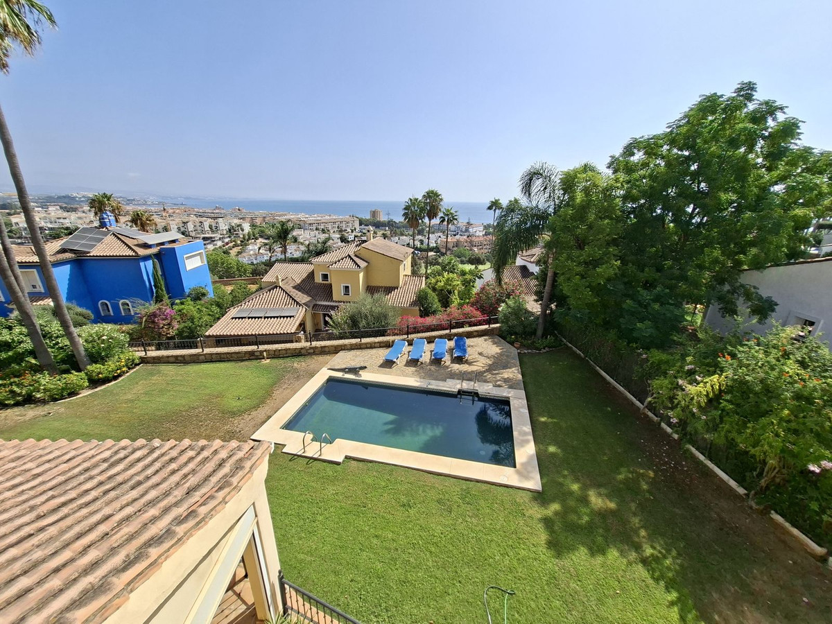 Se vende Villa - Chalet de 4 dormitorios en Costa Del Sol, Málaga, España