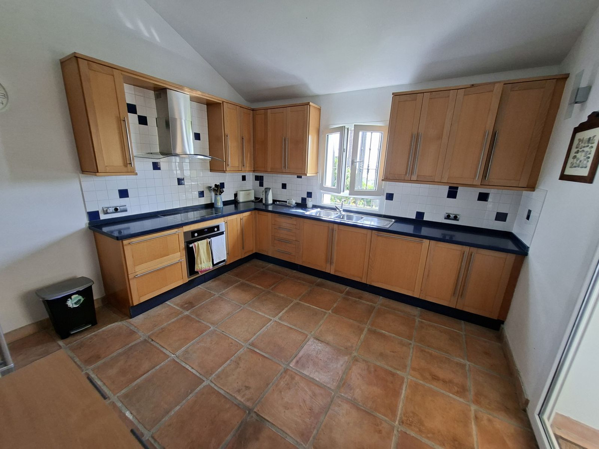 Se vende Villa - Chalet de 4 dormitorios en Costa Del Sol, Málaga, España