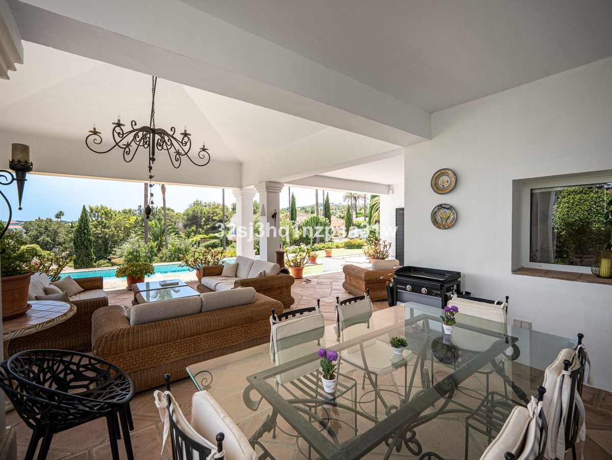 Se vende Villa - Chalet de 5 dormitorios en Costa Del Sol, Cadiz, España