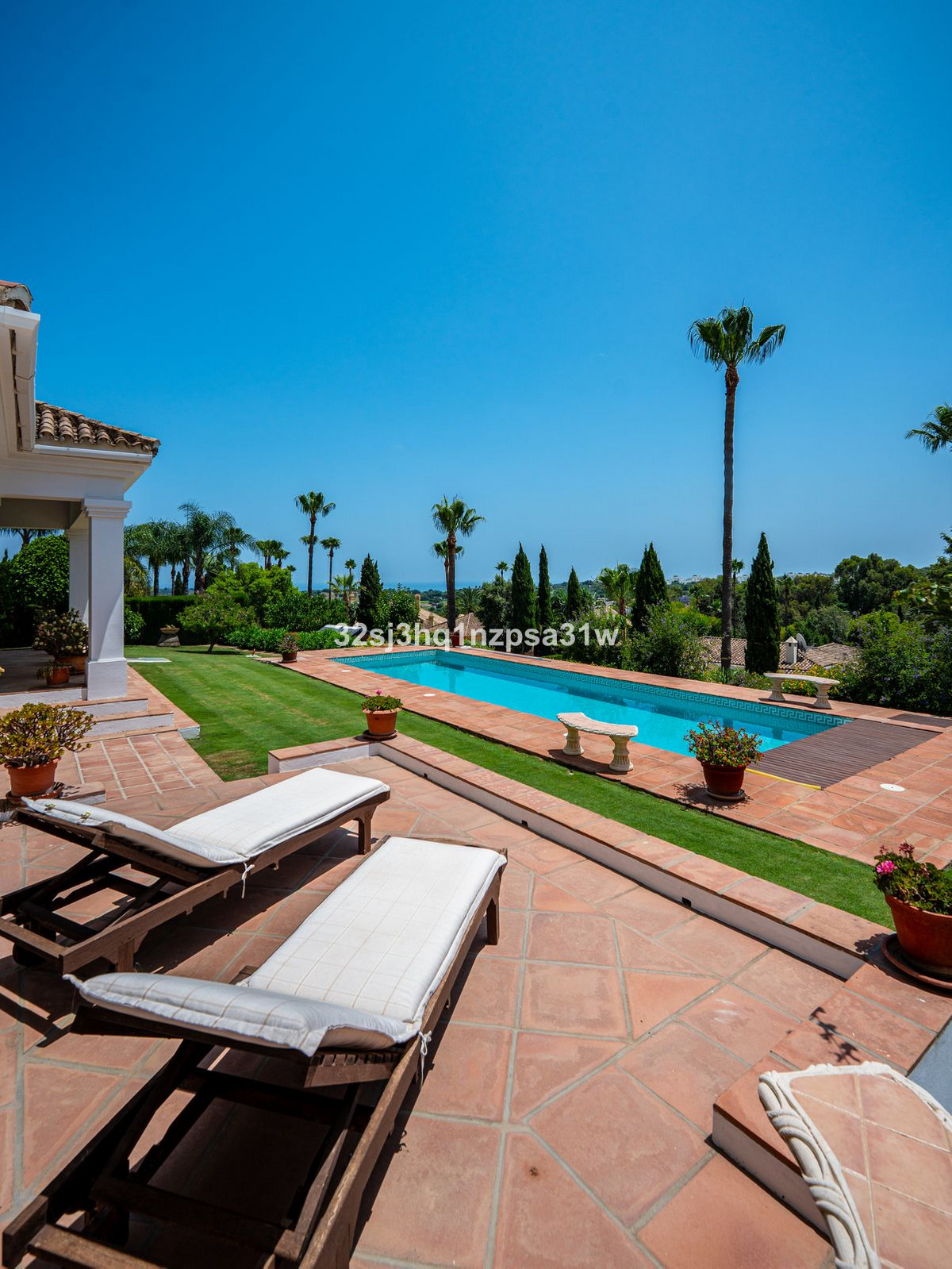 Se vende Villa - Chalet de 5 dormitorios en Costa Del Sol, Cadiz, España