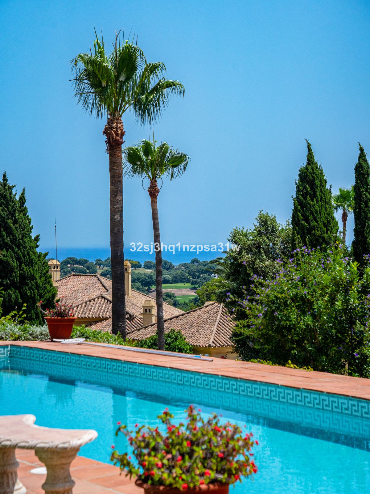 Se vende Villa - Chalet de 5 dormitorios en Costa Del Sol, Cadiz, España