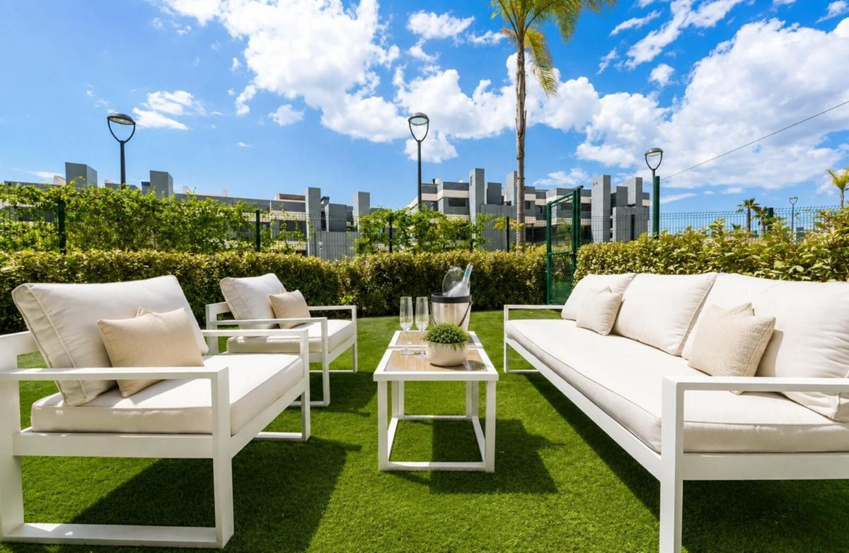 3 Bed Apartment for sale in Selwo Costa Del Sol, Málaga, Spain