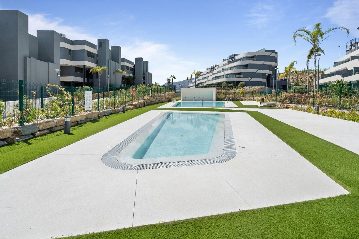 3 Bed Apartment for sale in Selwo Costa Del Sol, Málaga, Spain