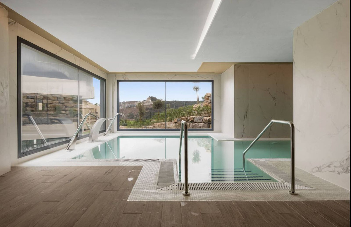 3 Bed Apartment for sale in Selwo Costa Del Sol, Málaga, Spain