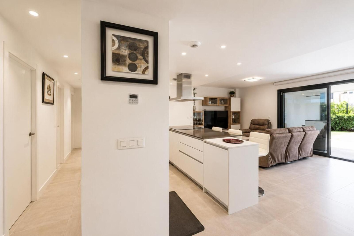 3 Bed Apartment for sale in Selwo Costa Del Sol, Málaga, Spain