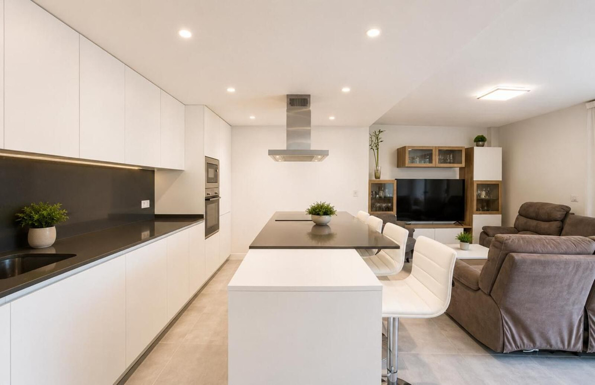 3 Bed Apartment for sale in Selwo Costa Del Sol, Málaga, Spain